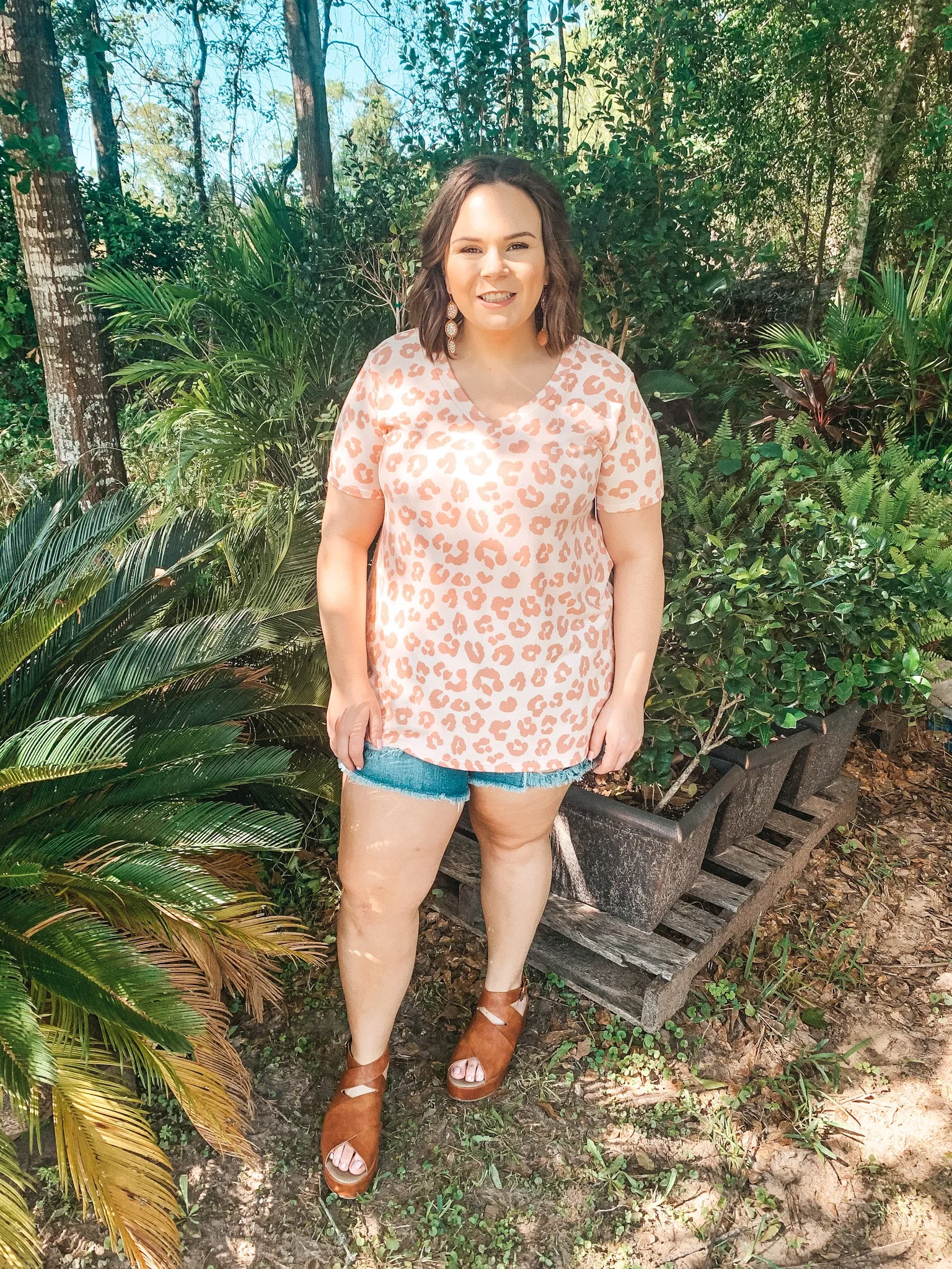 Last Chance Size 3XL | Keep Things Simple Leopard V Neck Tee Shirt in Blush Pink