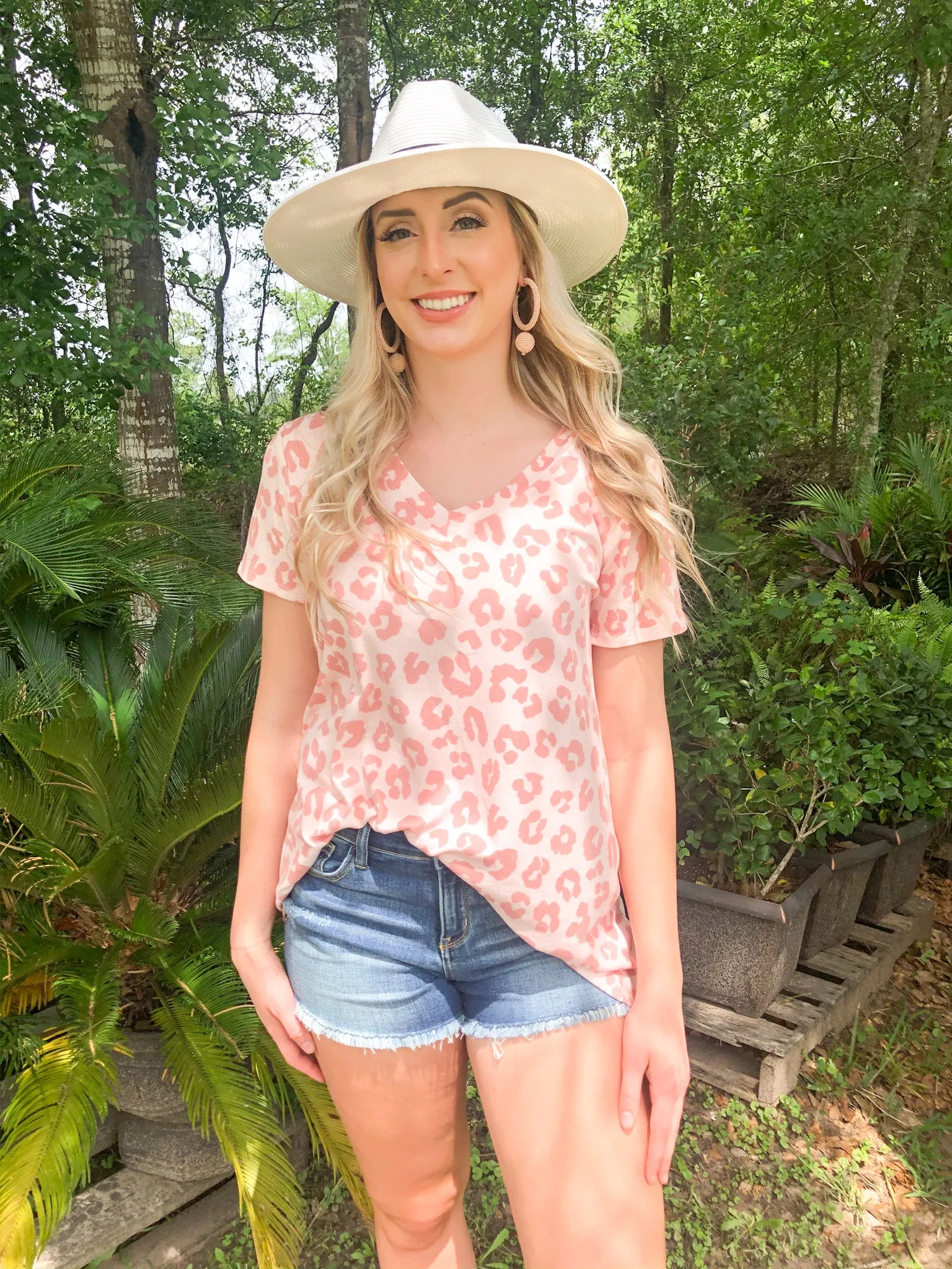 Last Chance Size 3XL | Keep Things Simple Leopard V Neck Tee Shirt in Blush Pink