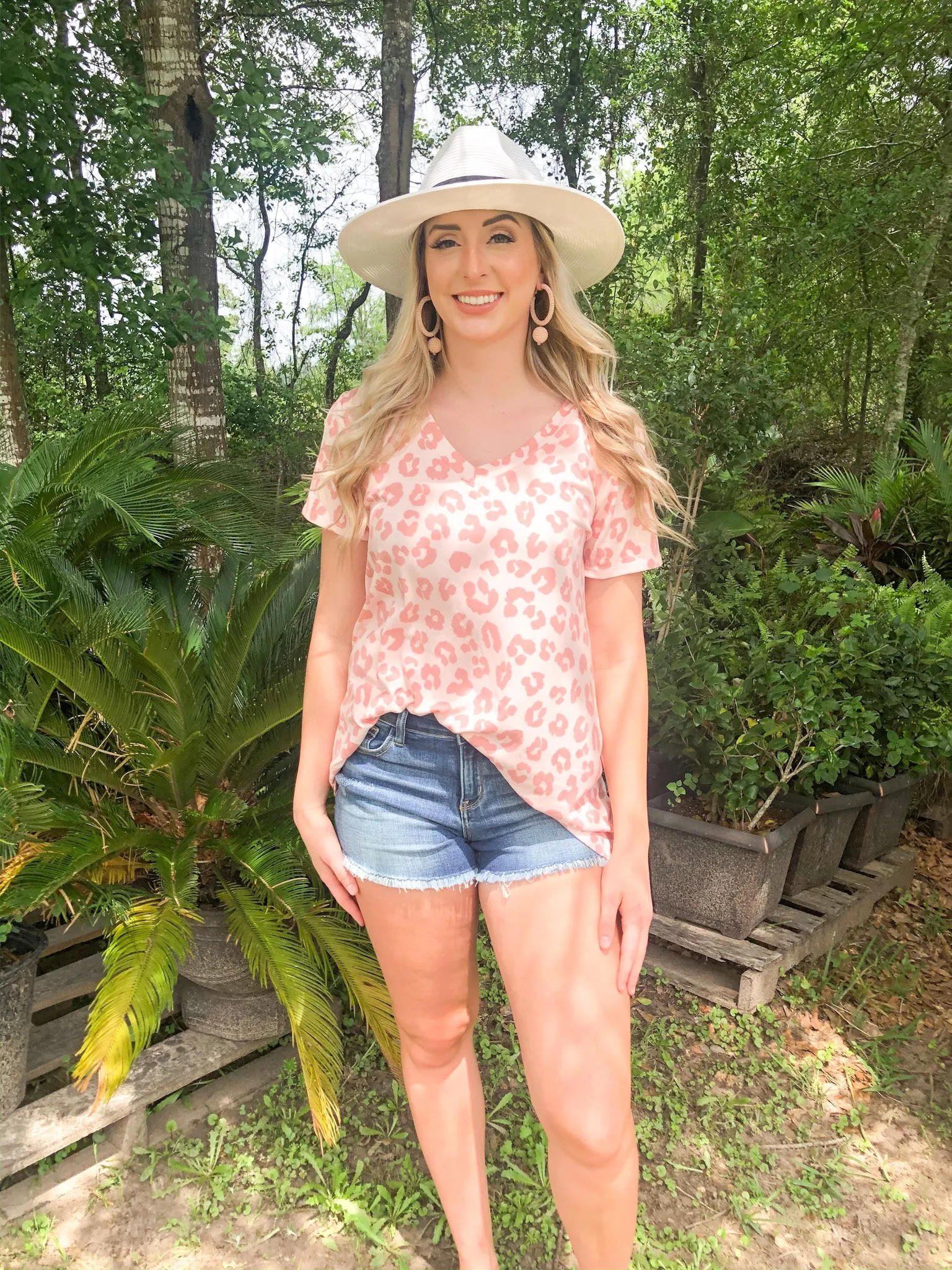 Last Chance Size 3XL | Keep Things Simple Leopard V Neck Tee Shirt in Blush Pink