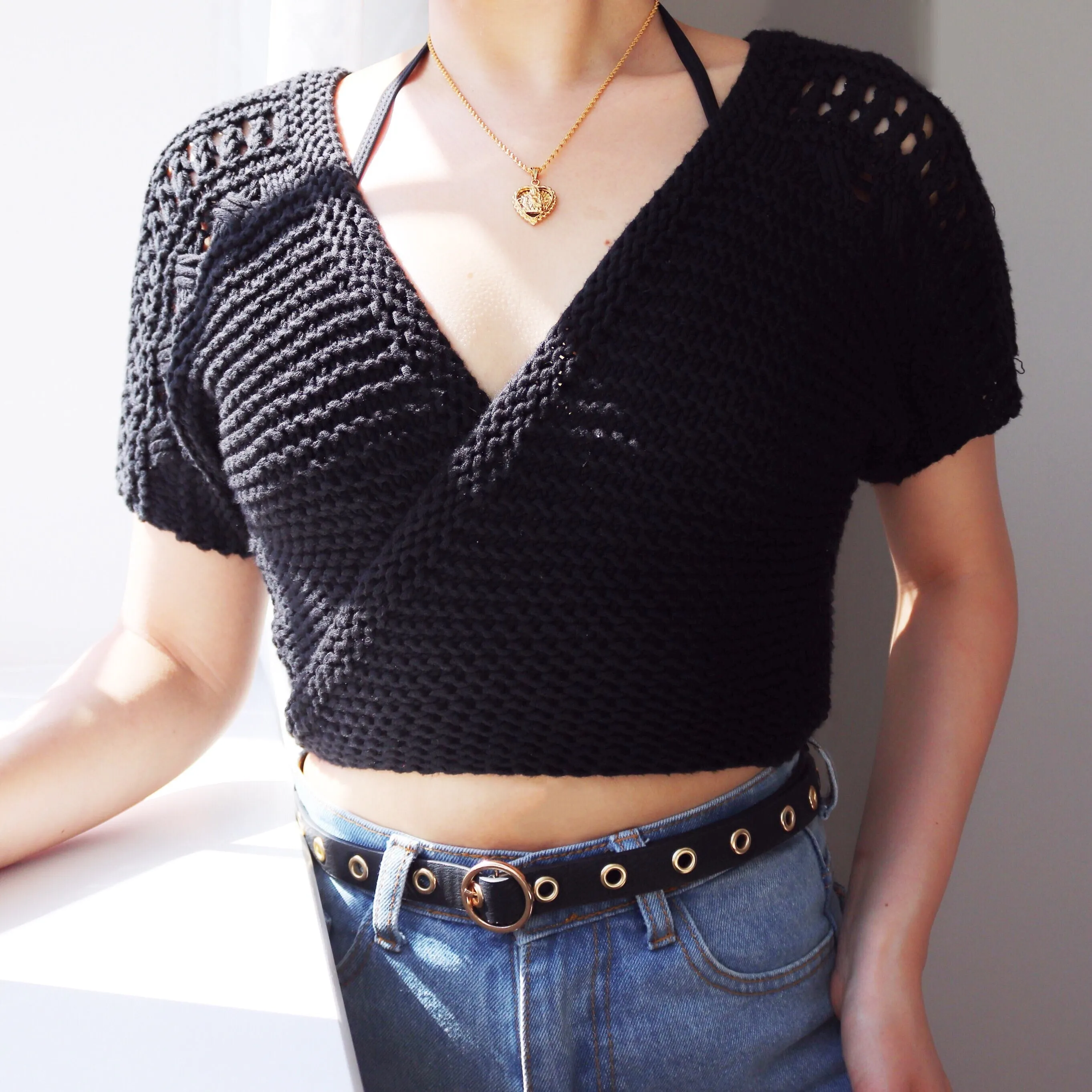 THICK YARN KNIT SHORT SLEEVES WRAP TOP