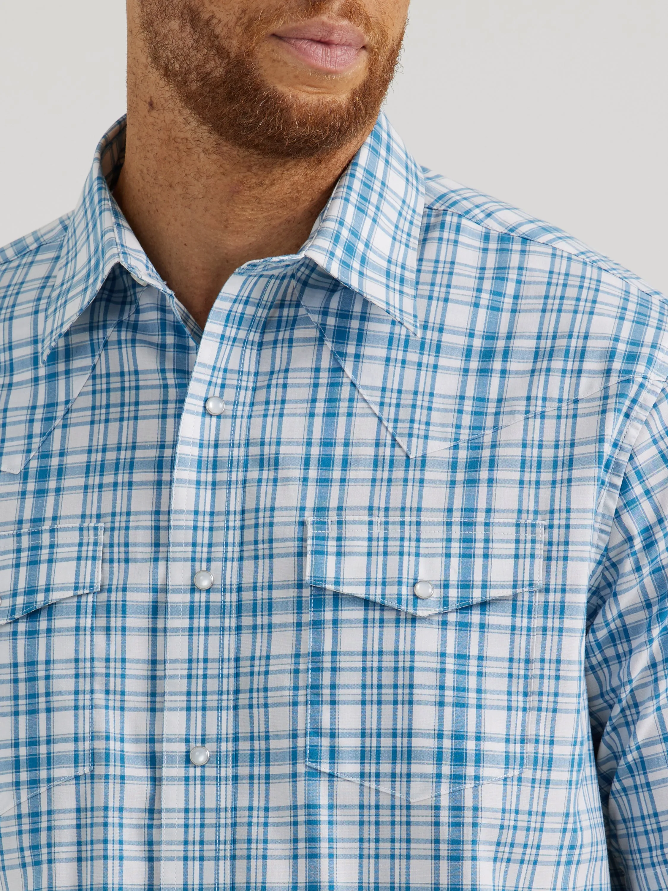 Wrangler® Wrinkle Resist Blue Short Sleeve Shirt - Classic Fit 112346251